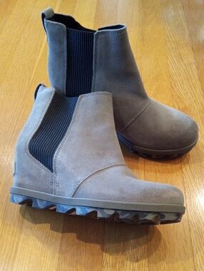 NWOT Sorel Joan of Artic Chelsea II Wedge Boots Women's 7